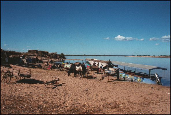 Ferry at Belo-sur-Tsiribihina