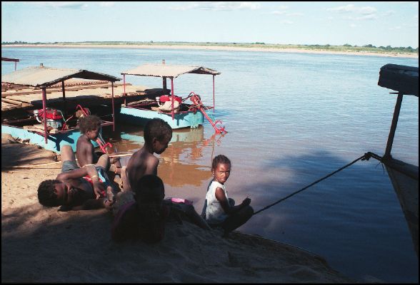 Ferry at Belo-sur-Tsiribihina